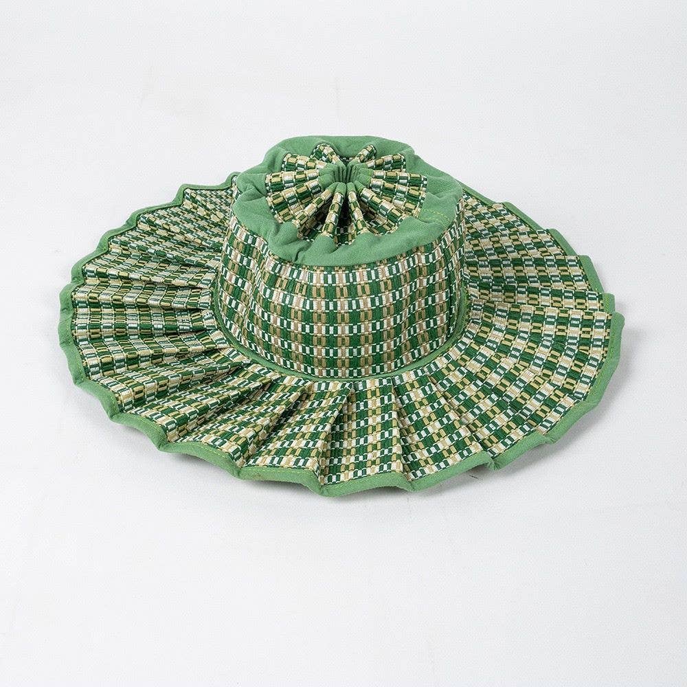 Boho Checkered Straw Hat Roll Up Ruffled Beach Hat: VBlack / M