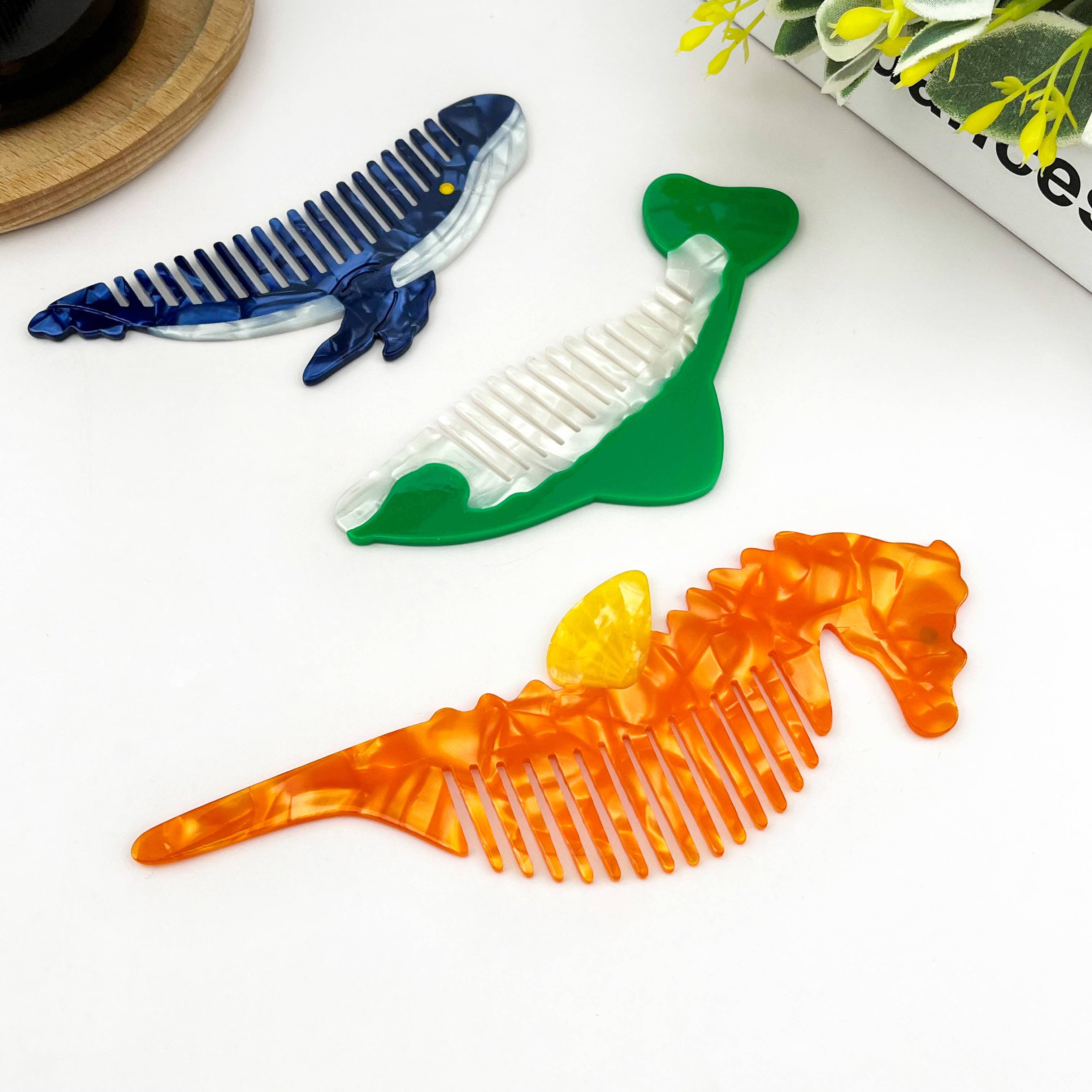 Acetate Ocean Animal Hair Comb: Rainbow Trout
