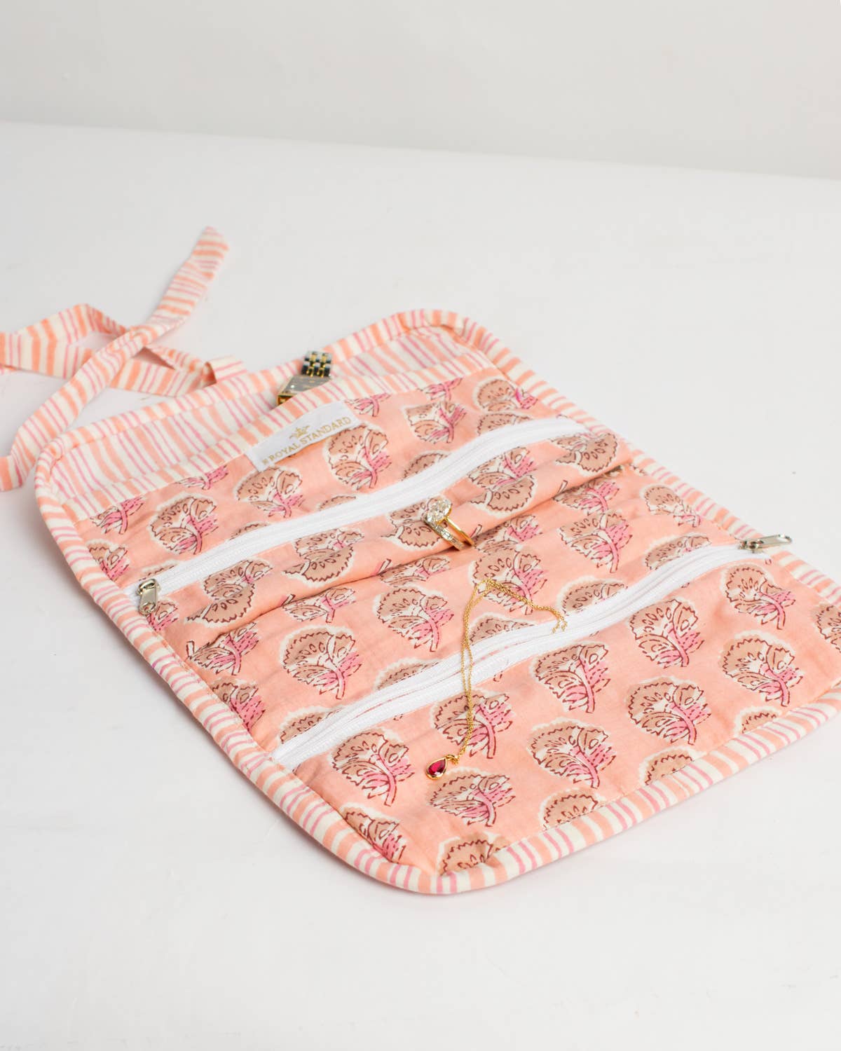 Layla Quilted Jewelry Roll Pink