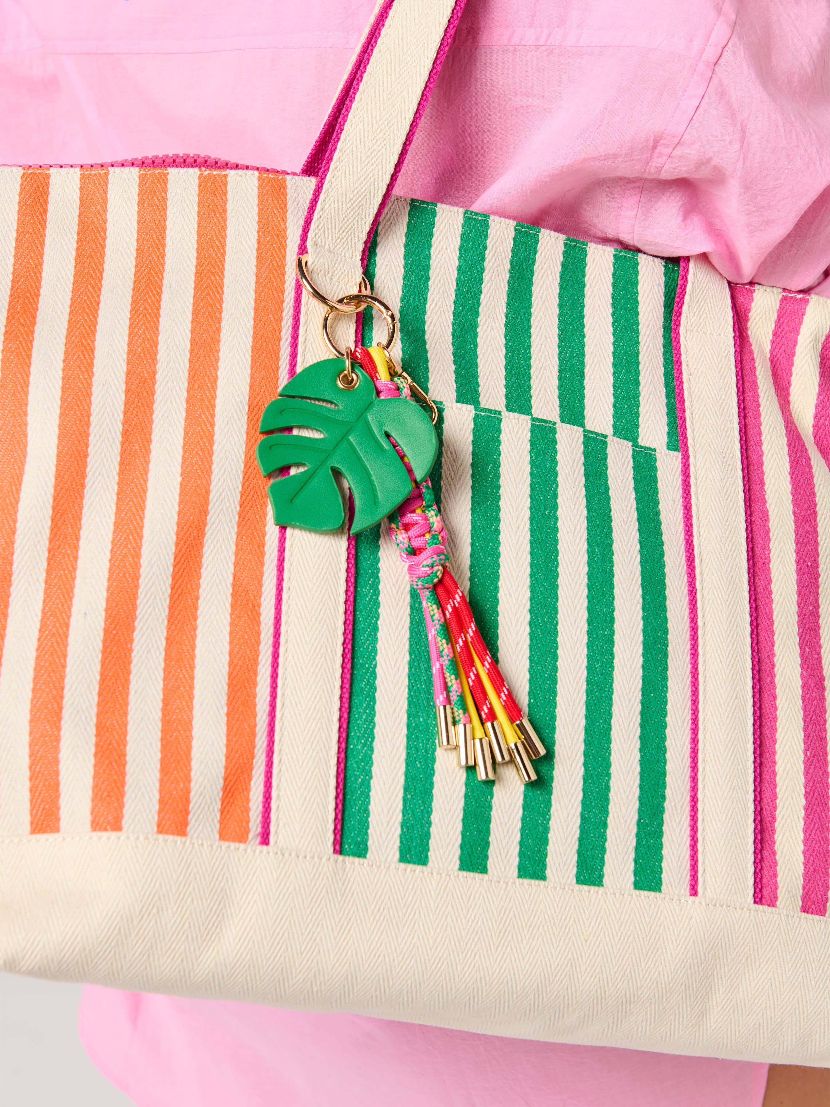 PALM LEAF BAG CHARM/KEY RING,MULTI